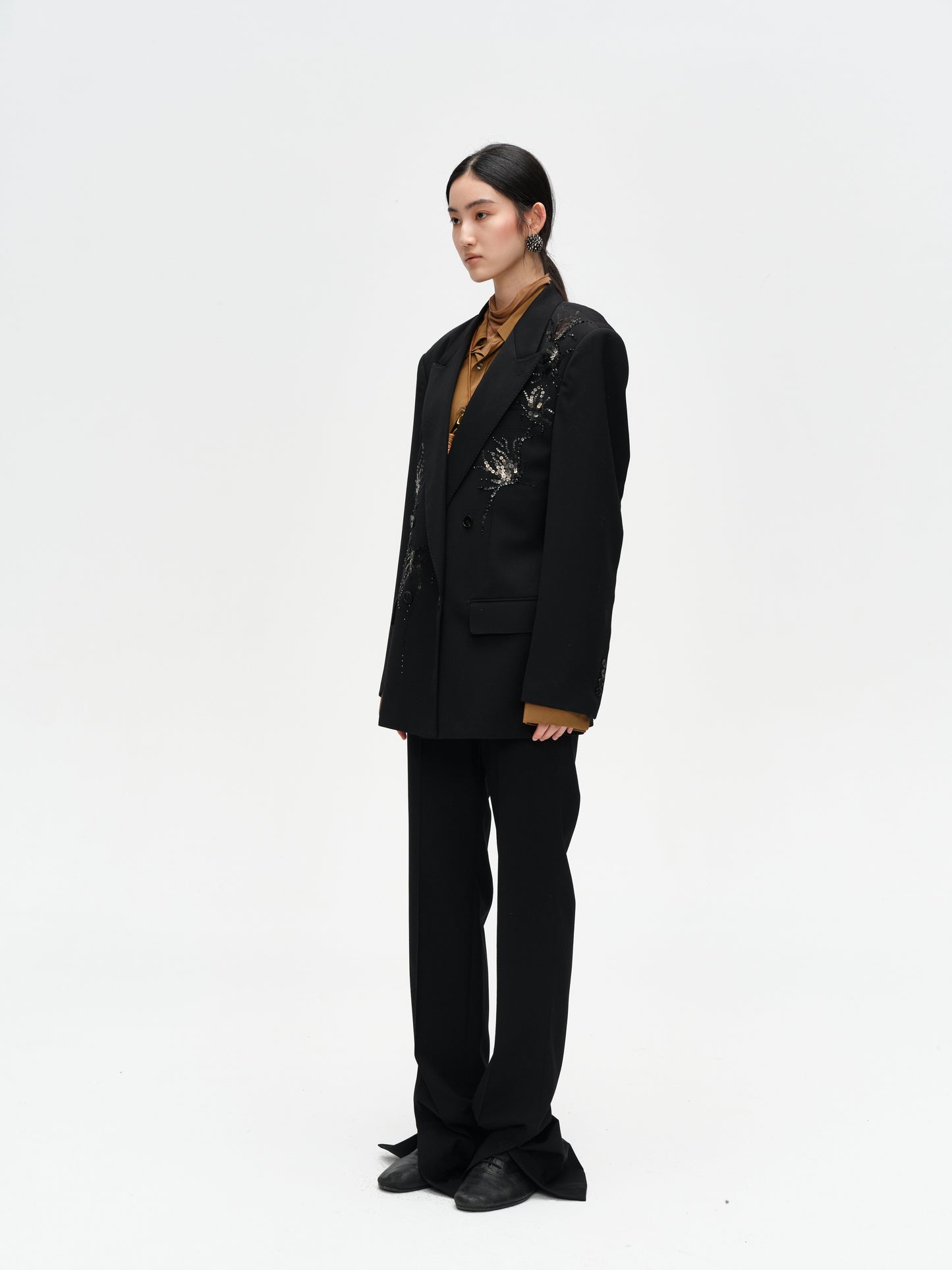 Black Epiphyllum Button Wool Western Coat